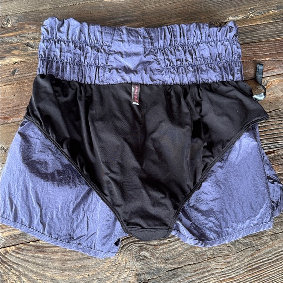 Free People Movement The Way Home short in deep blue EUC size M - Picture 6 of 7